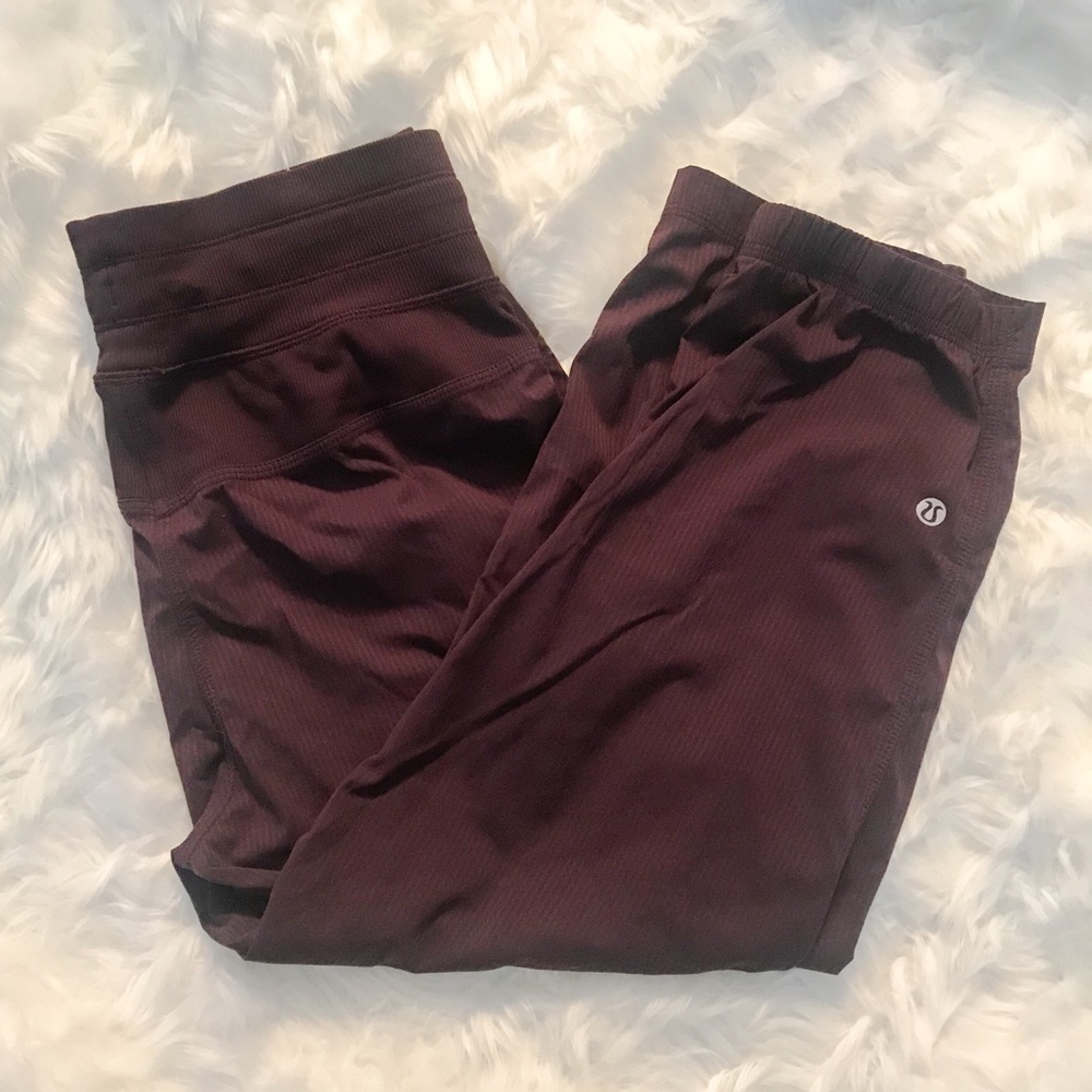 🎀PLUM LULULEMON PANTS🎀